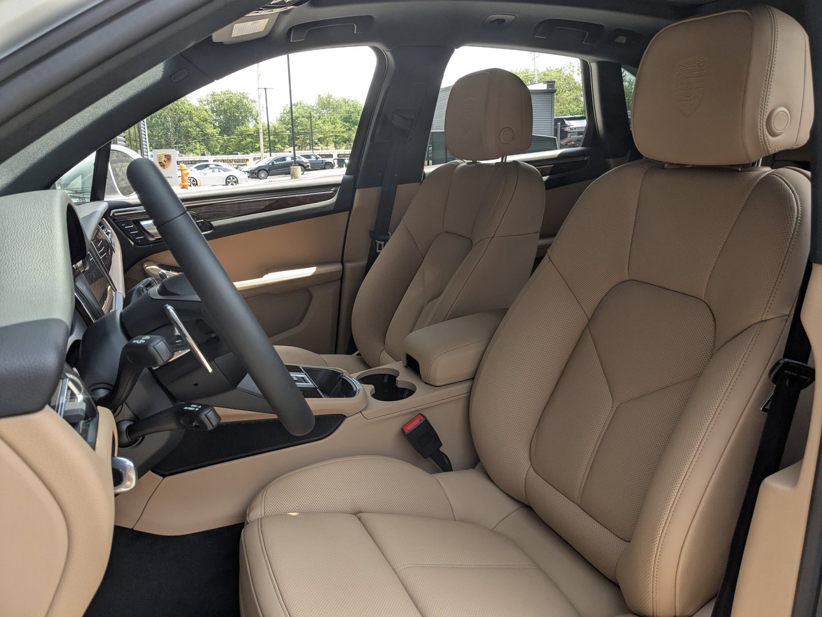 New 2026 Porsche Macan AWD/4WD image 5