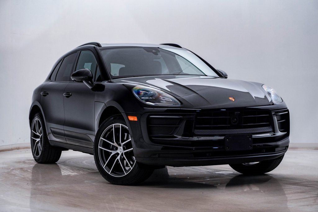 Certified 2025 Porsche Macan image 8