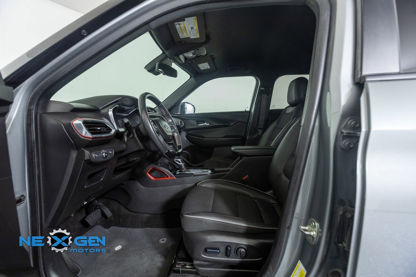 Used 2023 Chevrolet TrailBlazer RS FWD image 11