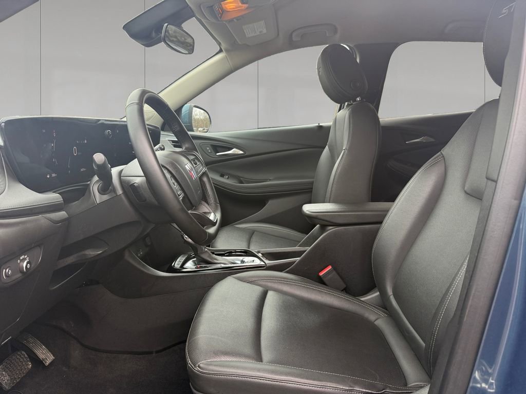 Used 2024 Buick Encore GX Sport Touring AWD/4WD image 10