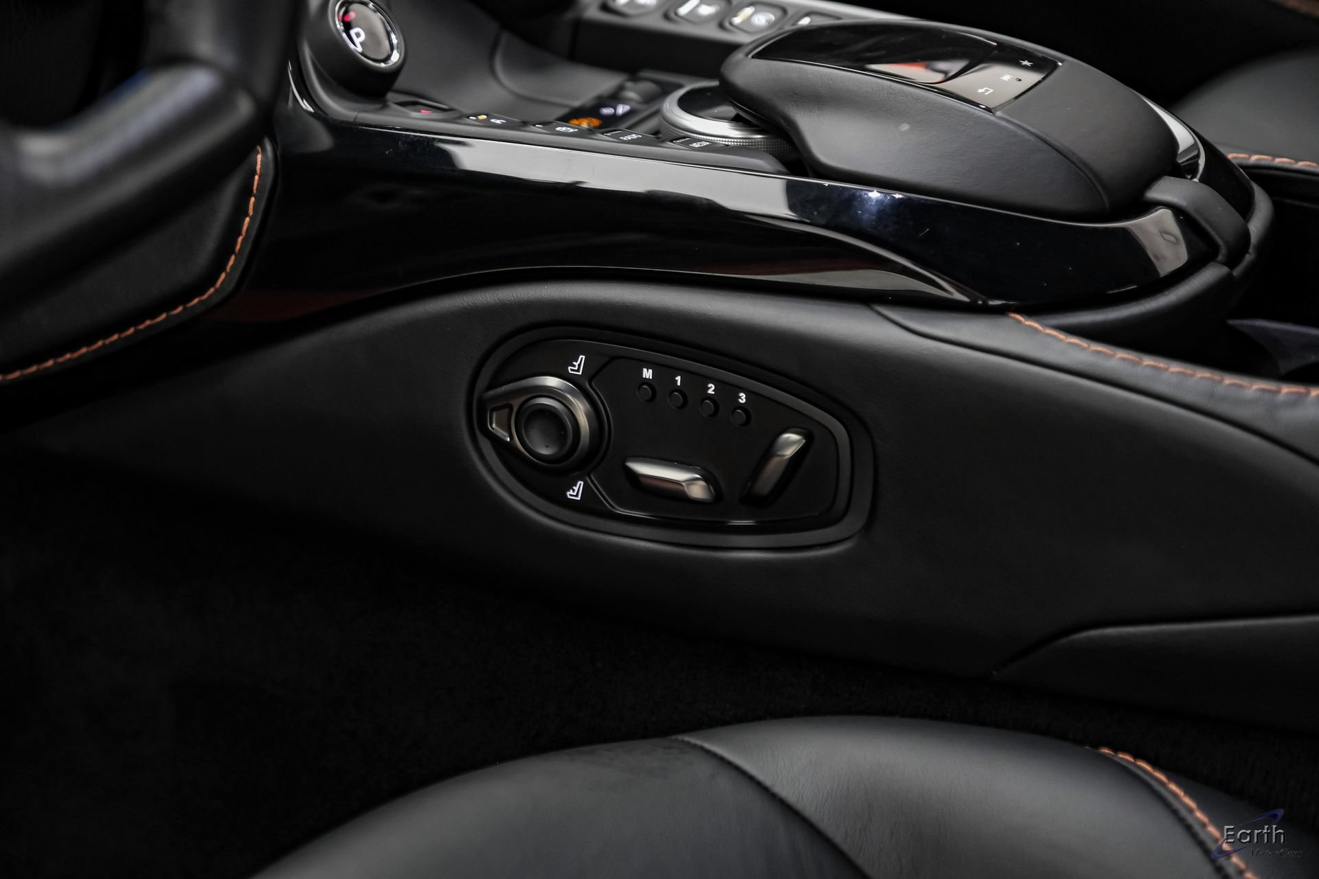 Used 2020 Aston Martin V8 Vantage Coupe RWD image 62