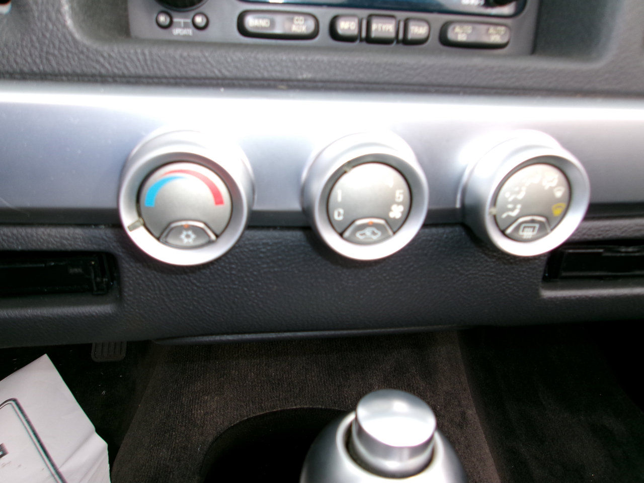 Used 2003 Chevrolet SSR w/ Preferred Equipment Group image 28