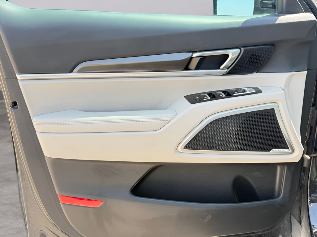 Used 2023 Kia Telluride S w/ S Sunroof Package FWD image 10