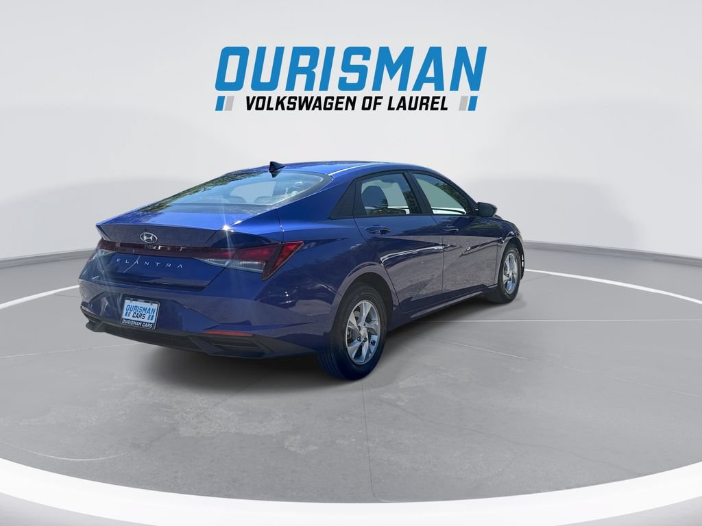 Used 2023 Hyundai Elantra SE w/ Cargo Package FWD image 8