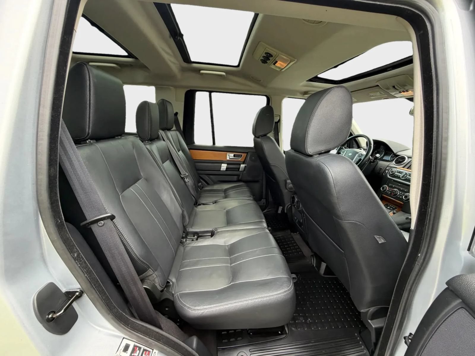 Used 2015 Land Rover LR4 HSE AWD/4WD image 25
