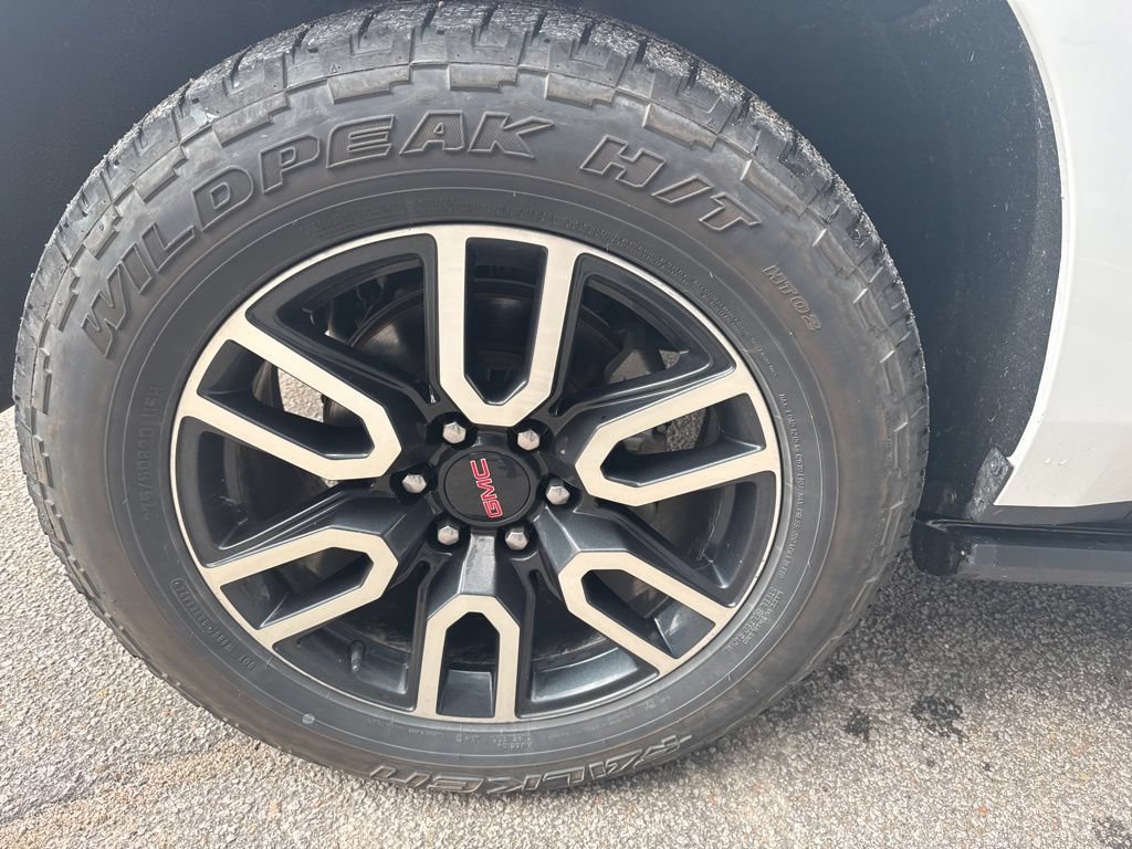 Used 2021 GMC Yukon XL AT4 w/ AT4 Premium Package AWD/4WD image 11