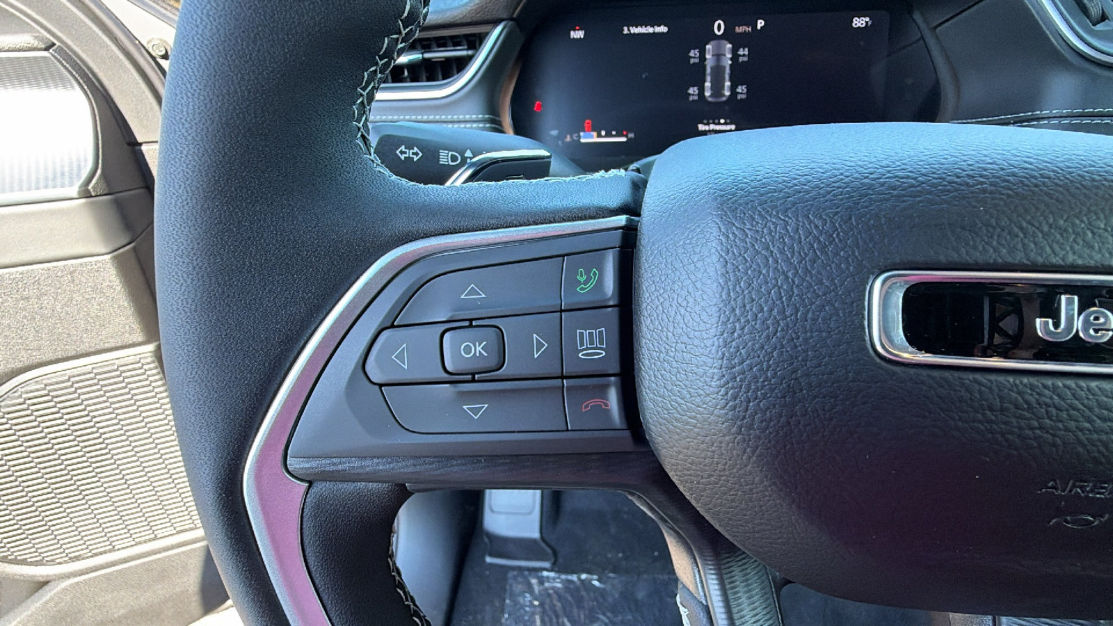 New 2027 Jeep Grand Cherokee Laredo X AWD/4WD image 23