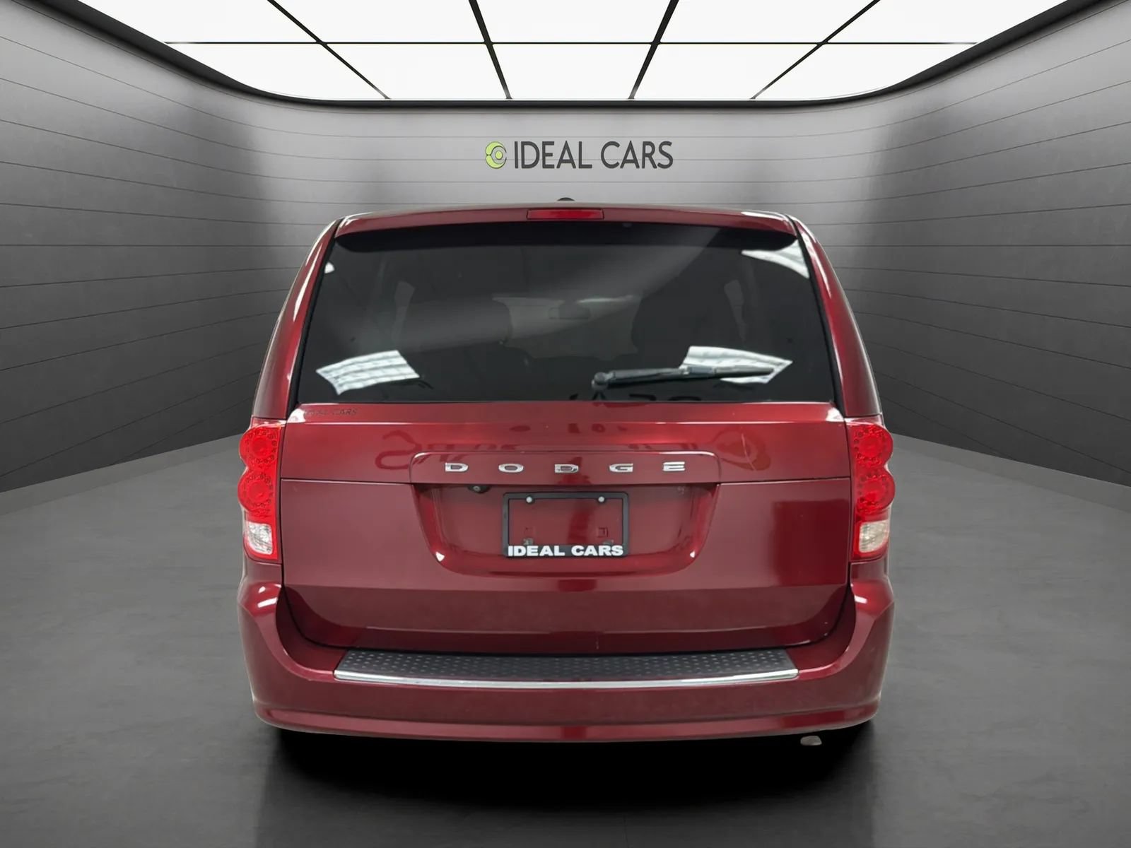 Used 2018 Dodge Grand Caravan SXT FWD image 6