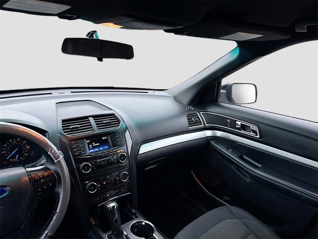 Used 2016 Ford Explorer XLT image 21