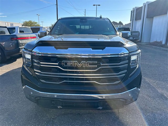 Used 2022 GMC Sierra 1500 SLT image 2