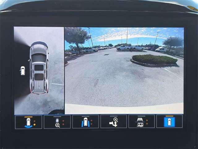 Used 2022 Chevrolet Traverse Premier image 24