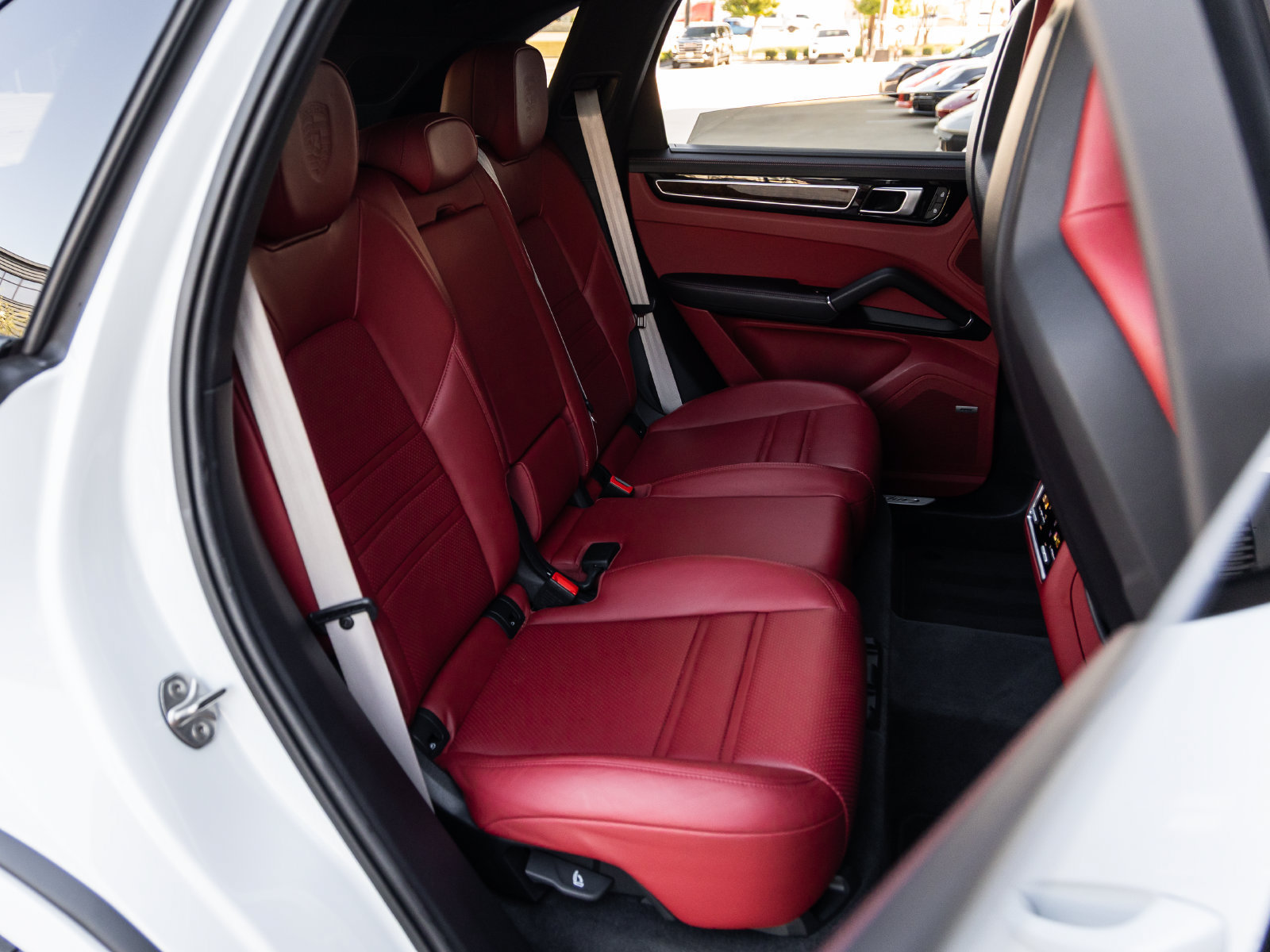 Certified 2023 Porsche Cayenne S Platinum AWD/4WD image 45