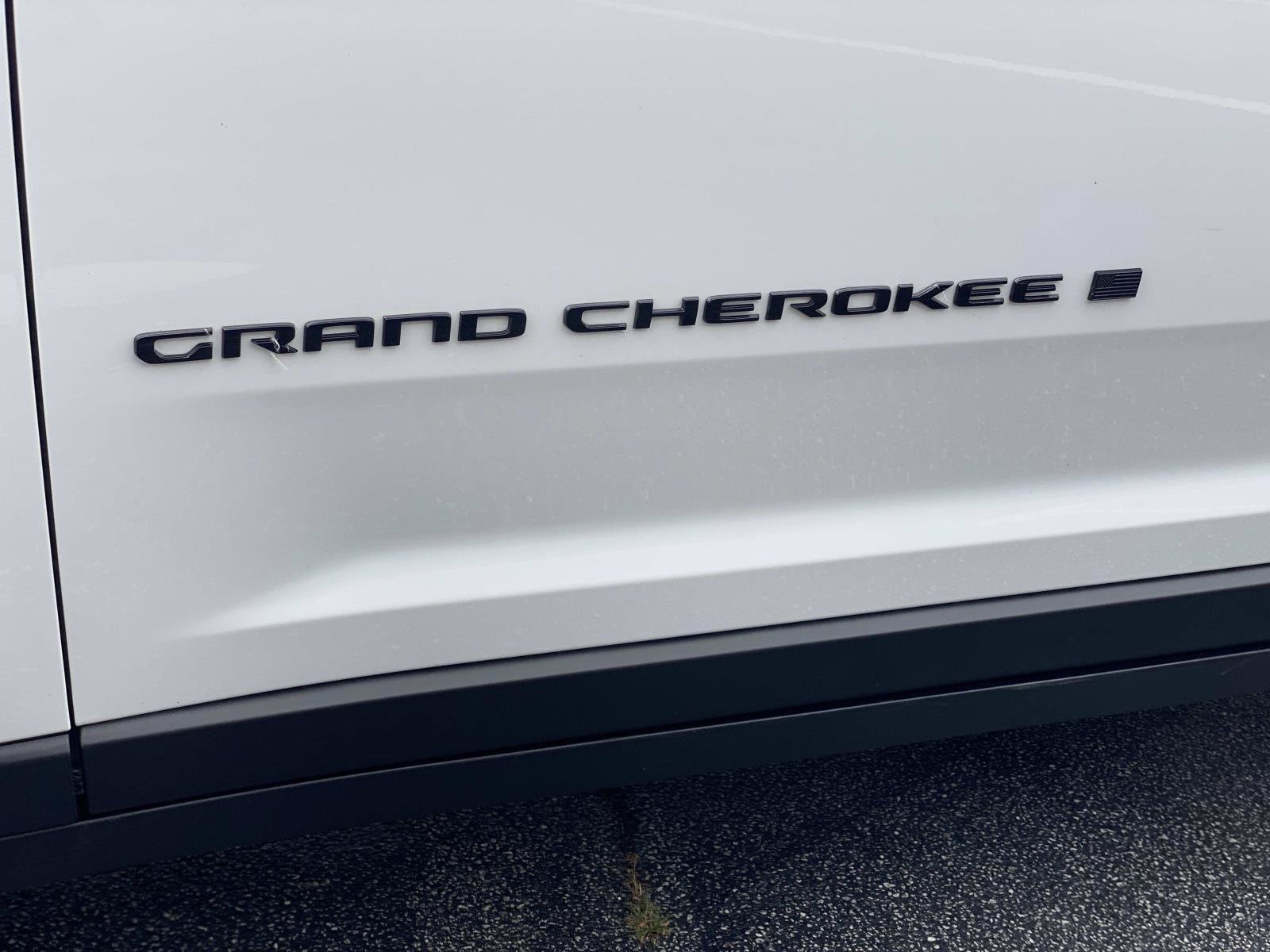Used 2024 Jeep Grand Cherokee Altitude AWD/4WD image 14