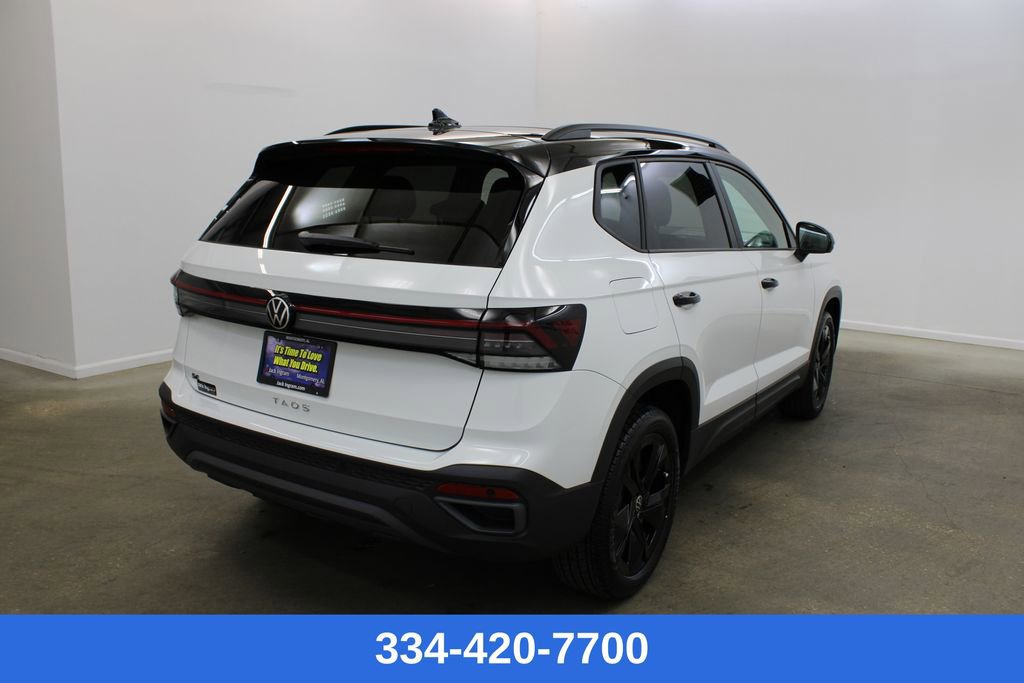 New 2026 Volkswagen Taos SE image 4