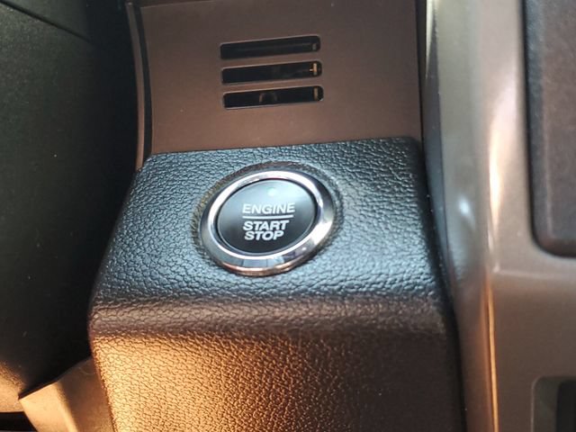 Used 2020 Ford Expedition XLT w/ Equipment Group 201A AWD/4WD image 28