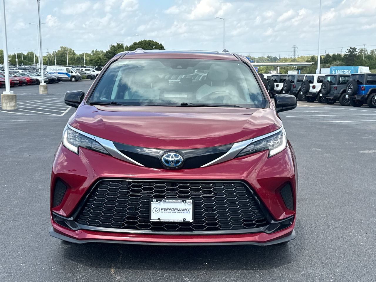Used 2022 Toyota Sienna XSE FWD image 8