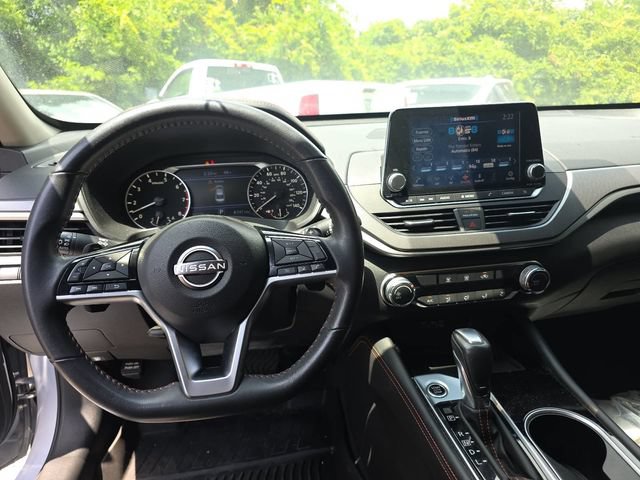 Used 2024 Nissan Altima 2.5 SR FWD image 15