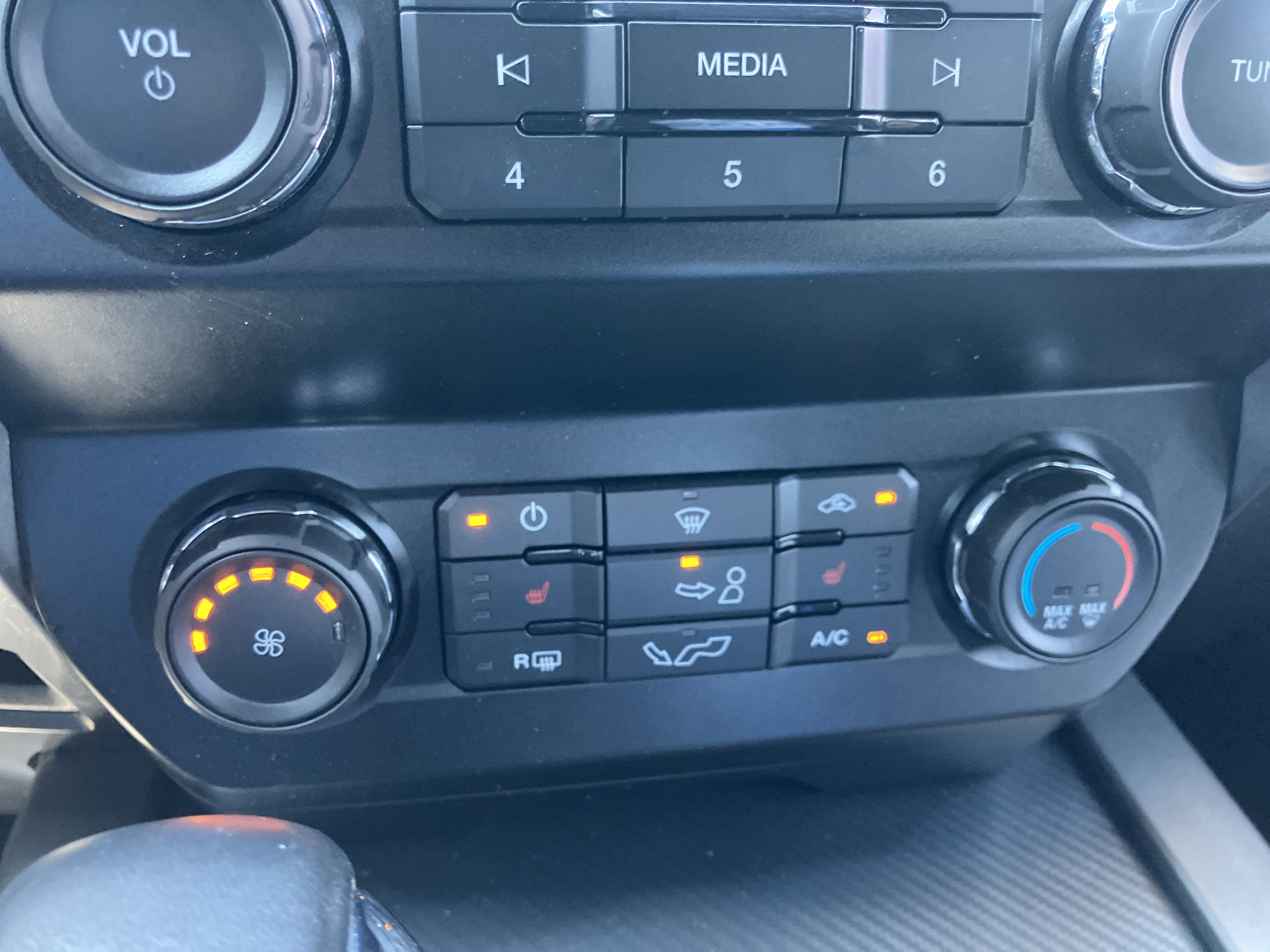 Used 2019 Ford F150 XLT w/ Equipment Group 302A Luxury AWD/4WD image 30