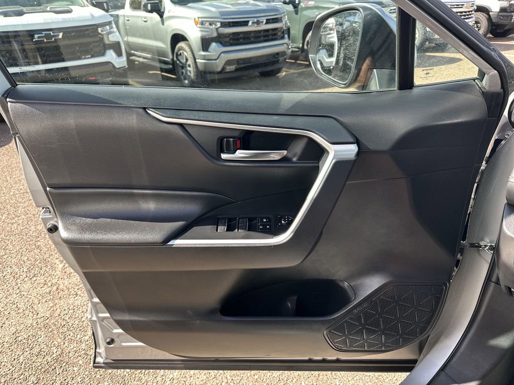 Used 2024 Toyota RAV4 XLE image 29