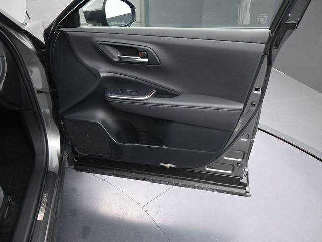 Certified 2023 Toyota Crown AWD/4WD image 13