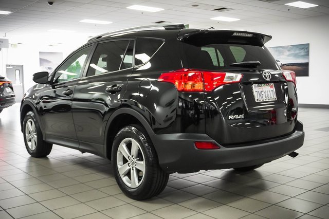 Used 2015 Toyota RAV4 XLE image 8