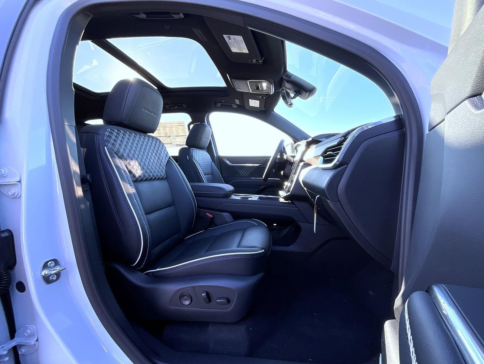 New 2026 GMC Acadia Denali w/ Super Cruise Package image 15