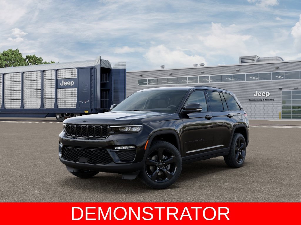 New 2025 Jeep Grand Cherokee Limited w/ Black Appearance Package
