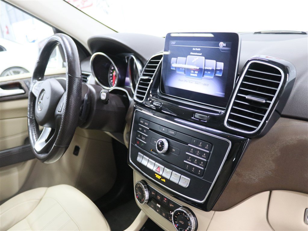 Used 2019 Mercedes-Benz GLE 400 4MATIC image 28