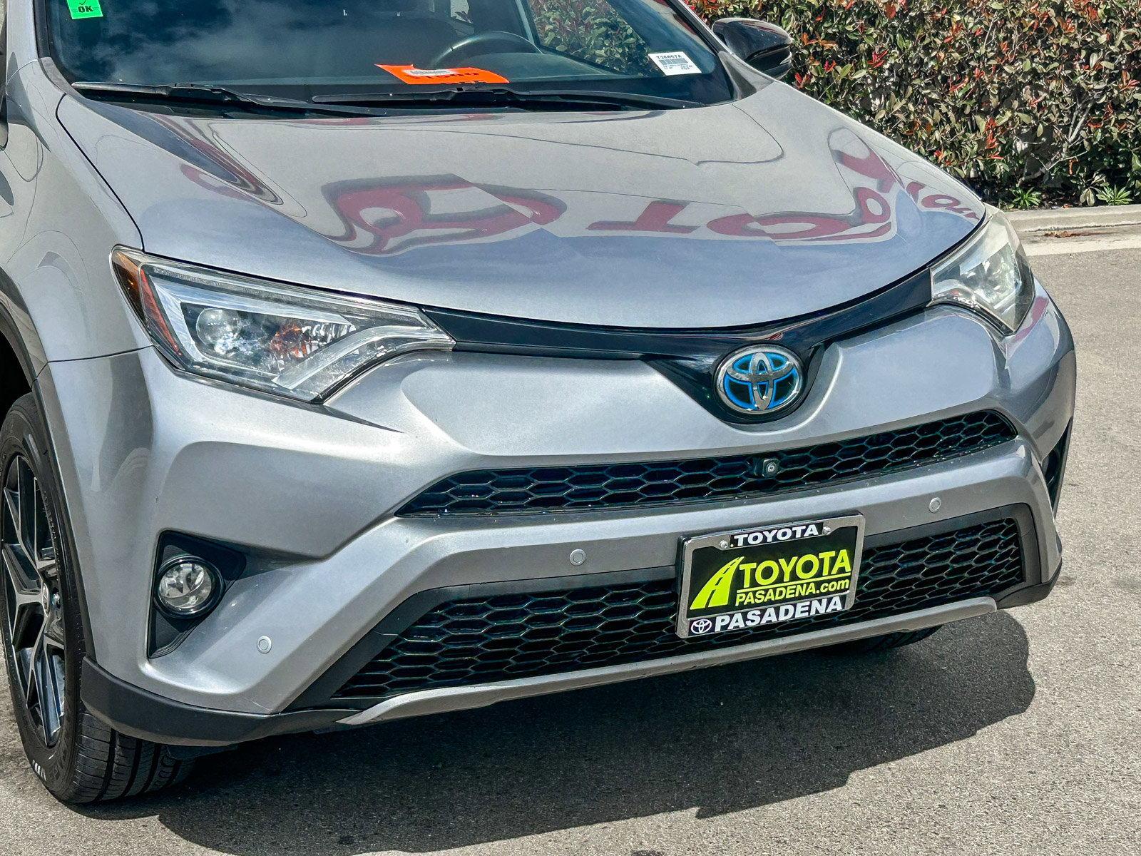 Used 2018 Toyota RAV4 SE w/ Advanced Technology Package image 5