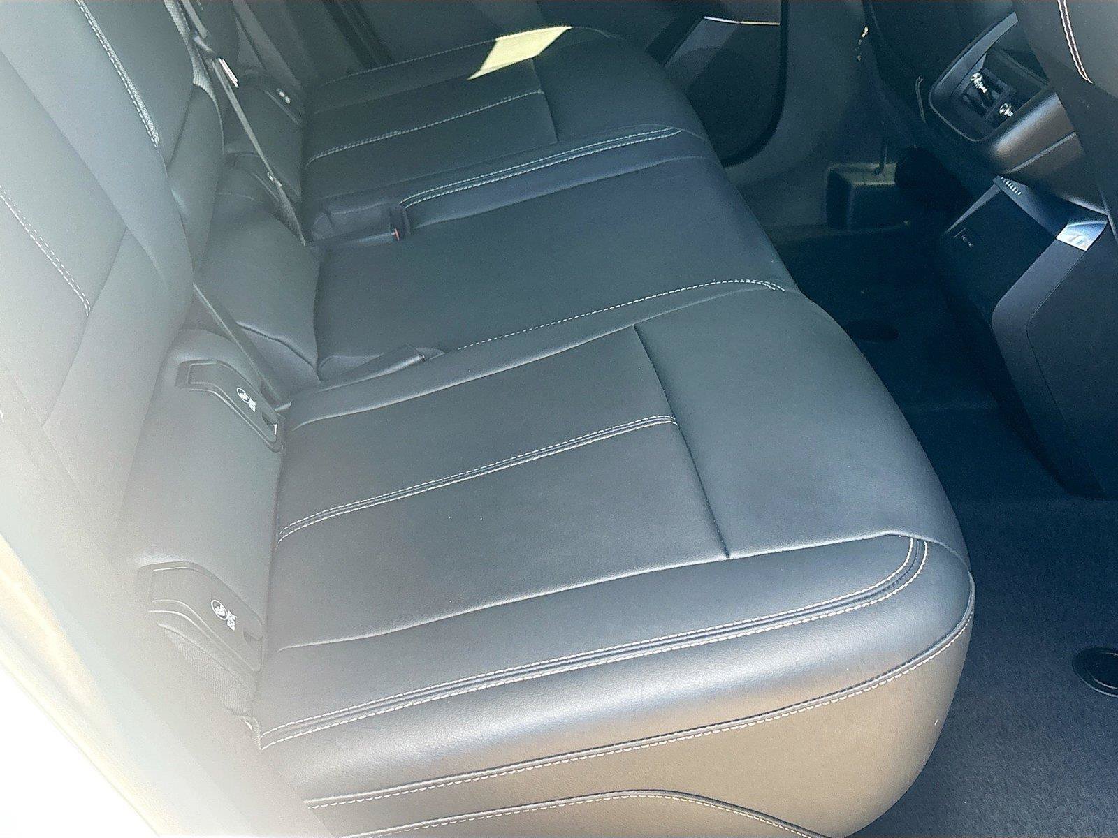 Used 2024 Cadillac Lyriq Tech RWD image 25