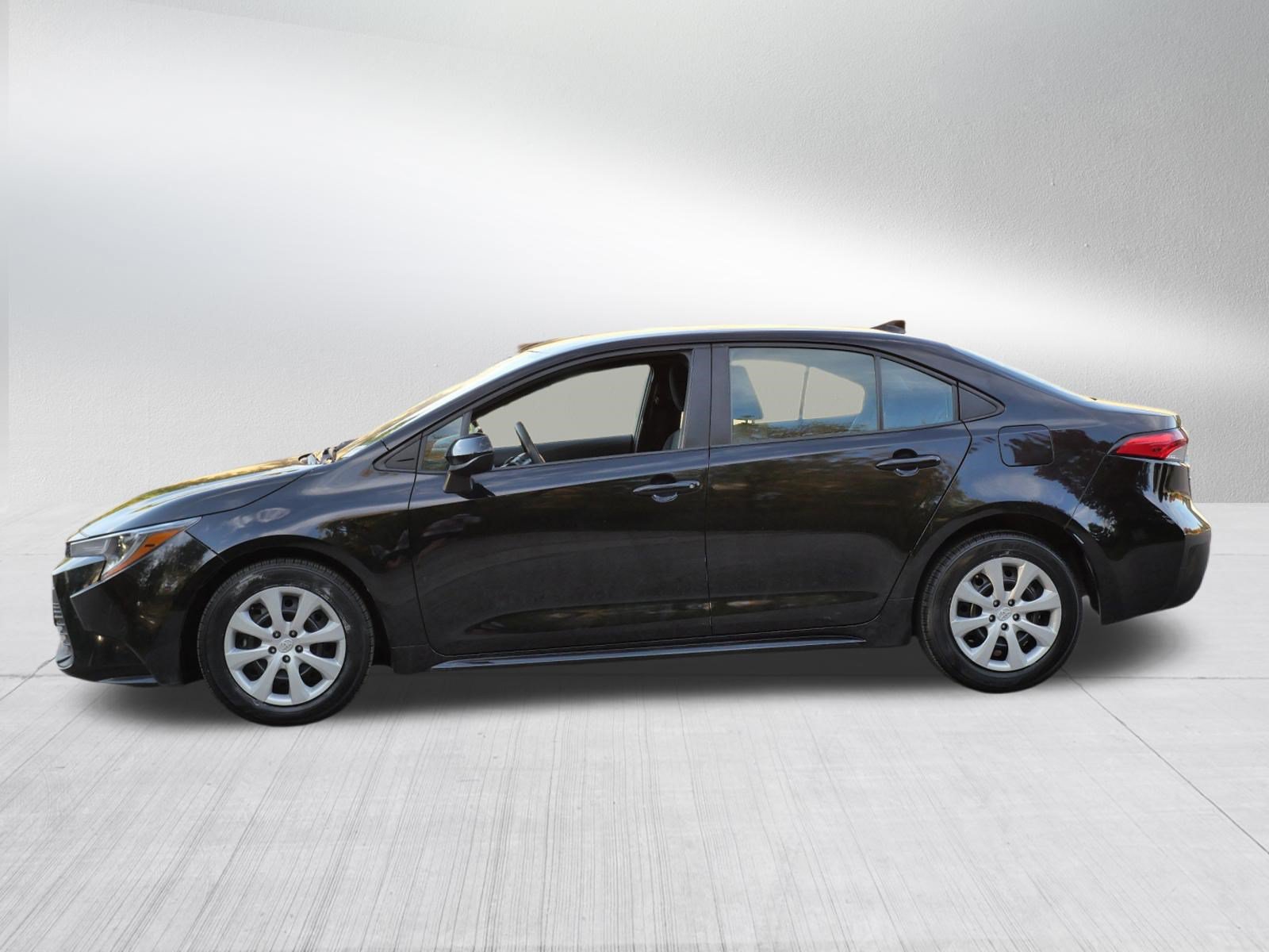Certified 2024 Toyota Corolla LE FWD image 5