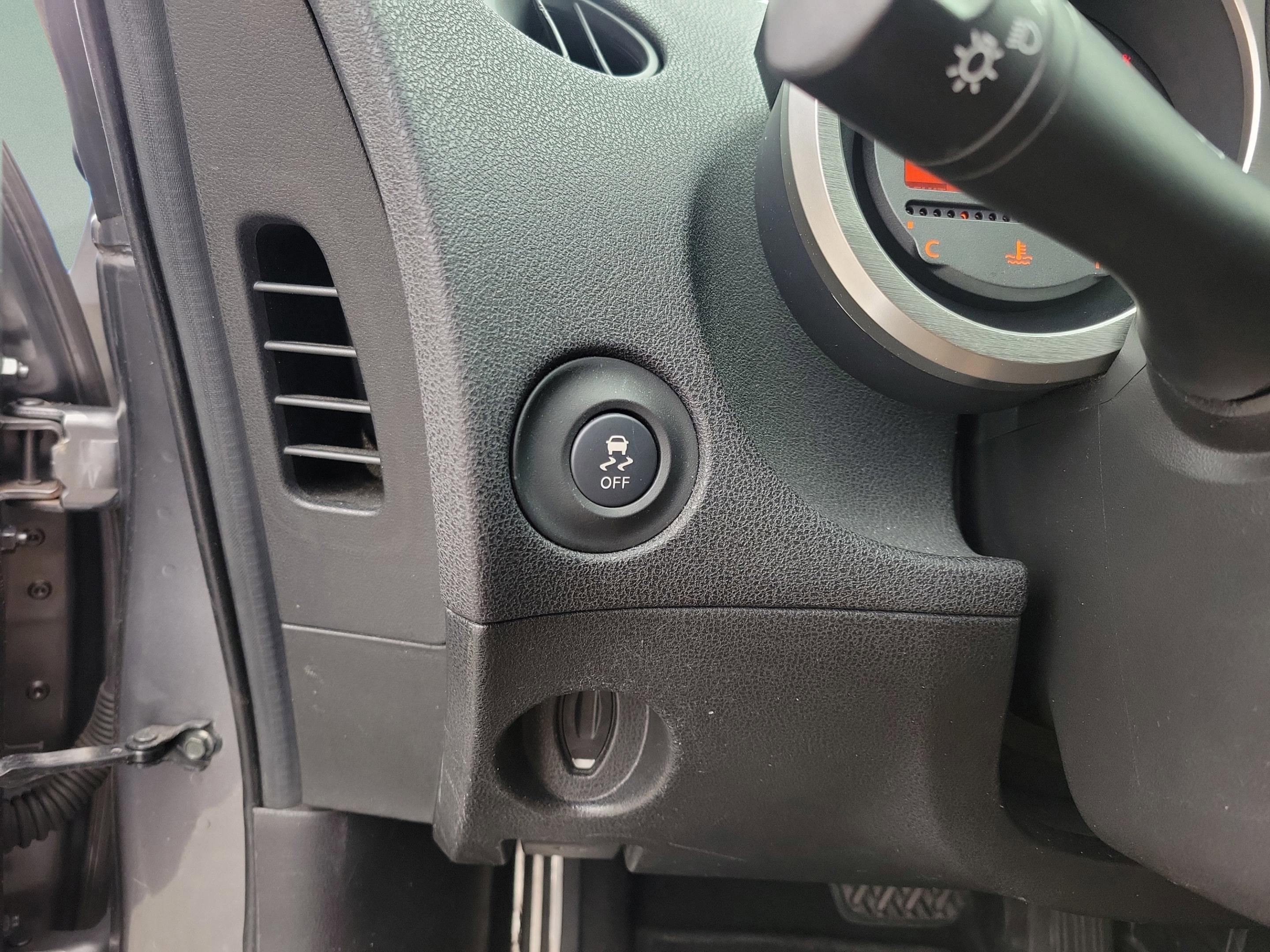 Used 2015 Nissan 370Z Coupe image 9