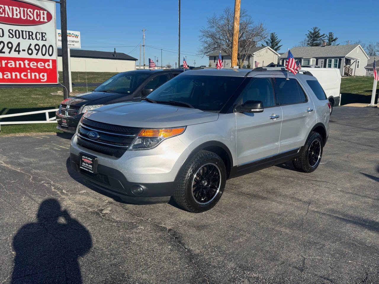 Used 2014 Ford Explorer XLT w/ Equipment Group 202A image 2