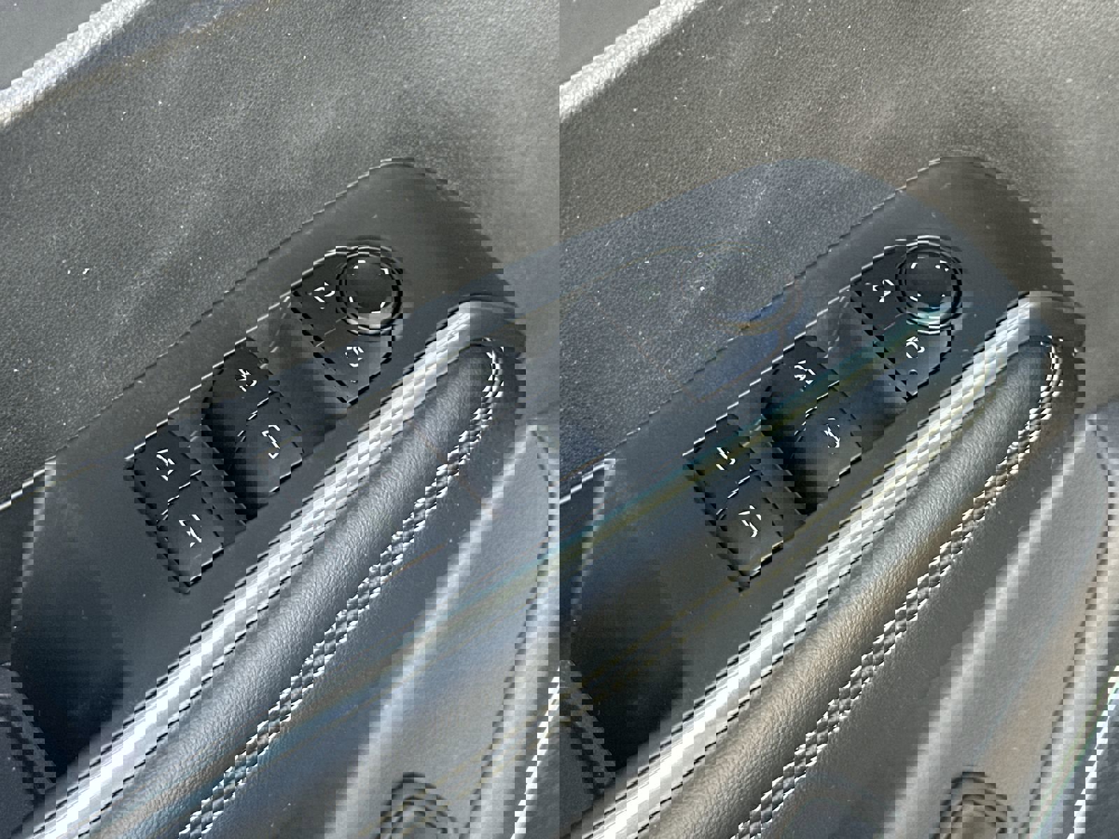 Certified 2025 GMC Acadia Elevation image 15