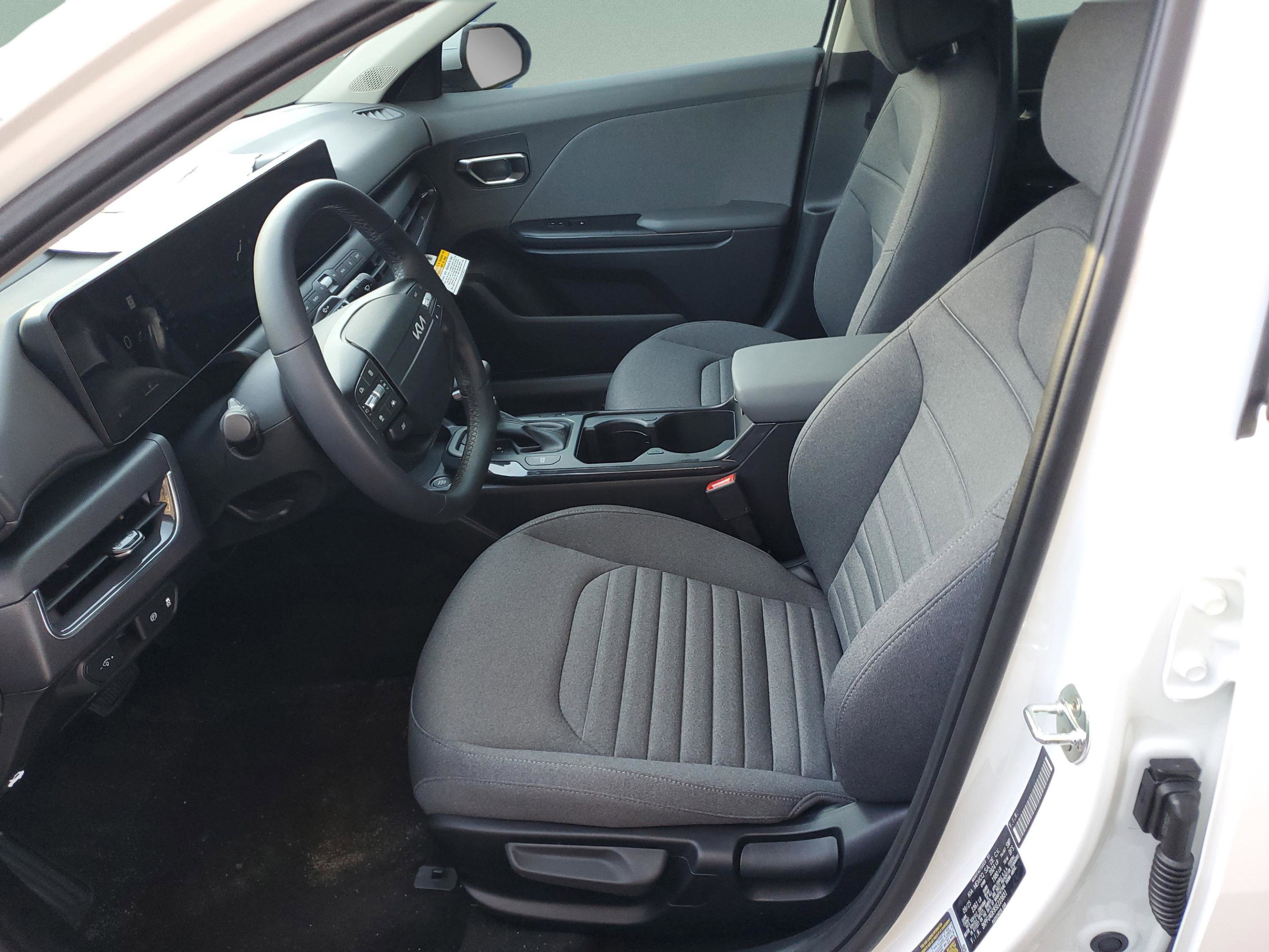 New 2025 Kia K4 EX image 19