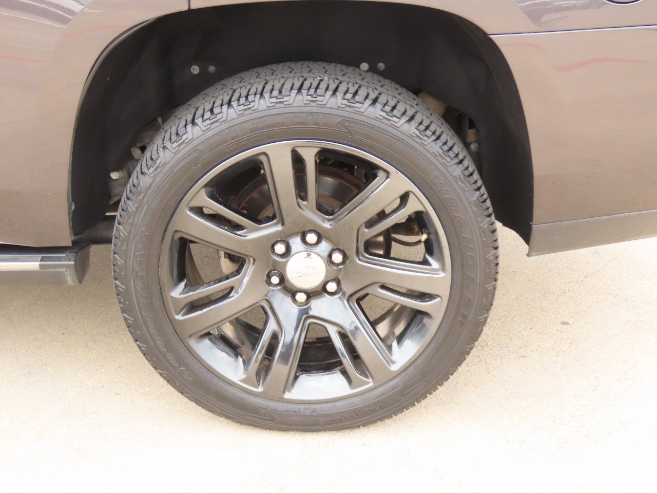 Used 2015 Cadillac Escalade Premium AWD/4WD image 17