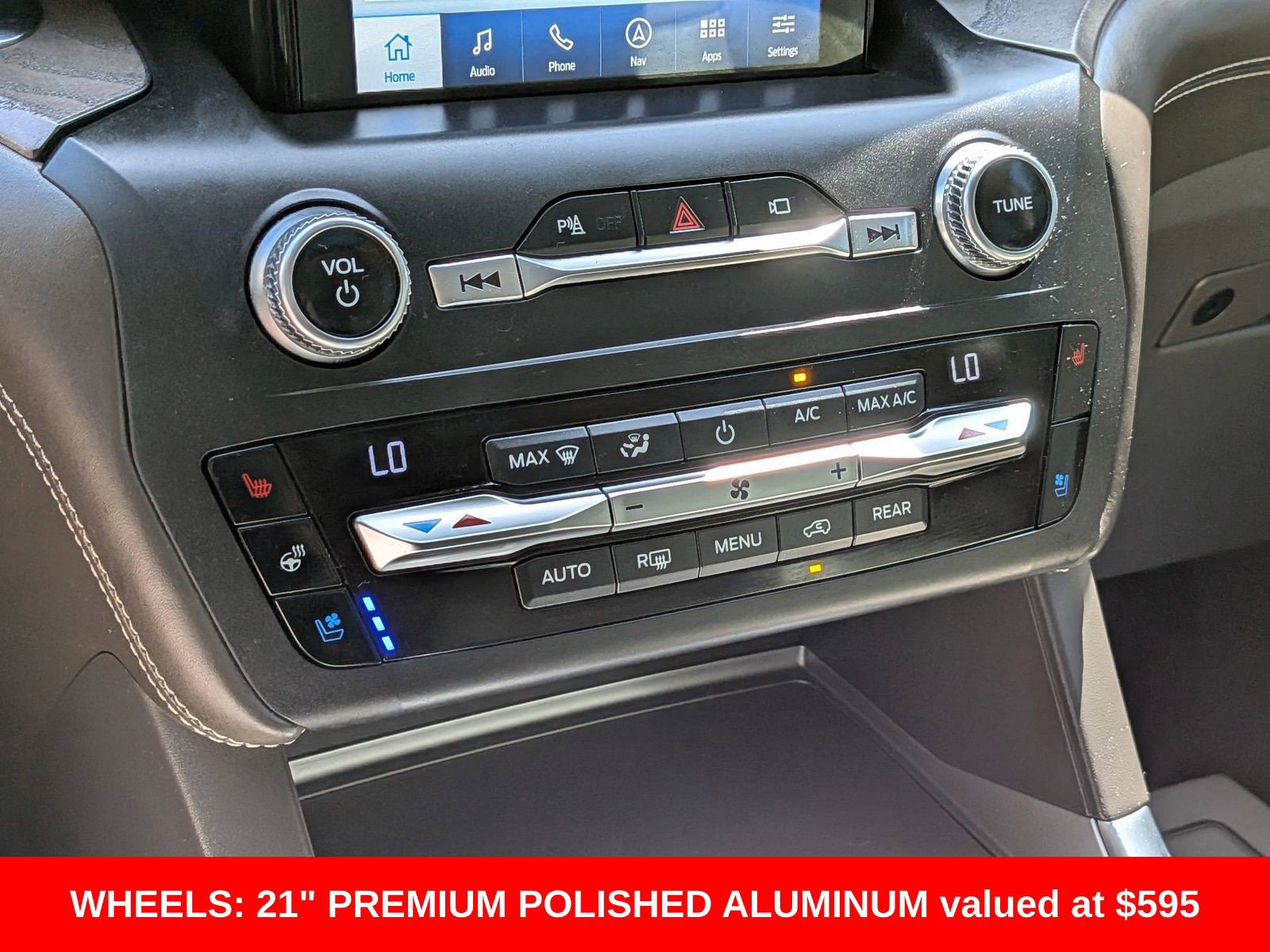 Used 2020 Ford Explorer Platinum w/ Premium Technology Package AWD/4WD image 25