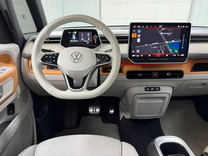 Used 2025 Volkswagen ID. Buzz 1st Edition AWD/4WD image 12
