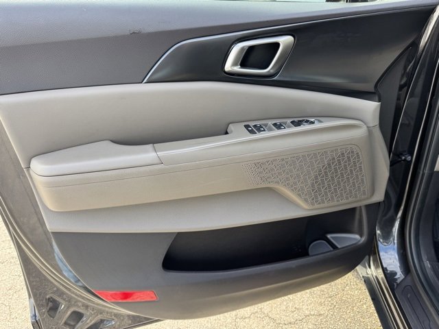 Certified 2025 Kia Carnival LX image 16