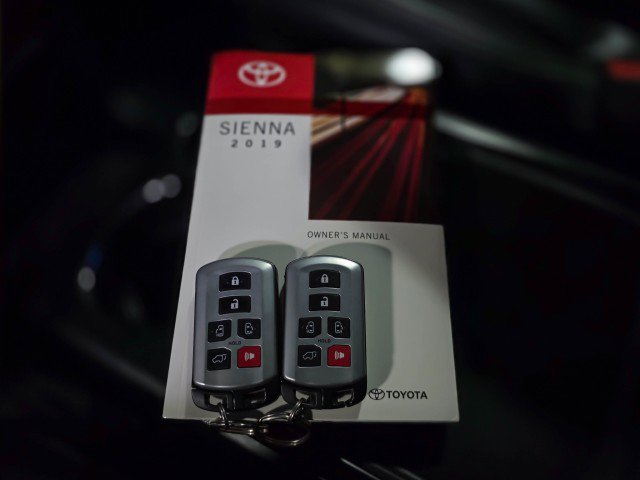 Used 2019 Toyota Sienna SE Premium AWD/4WD image 43