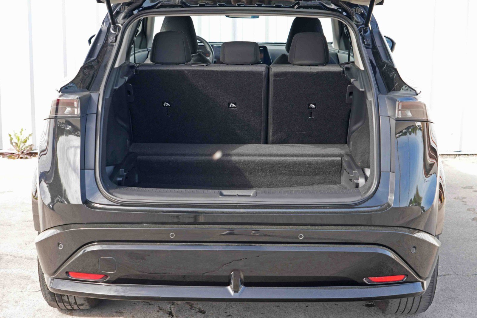 Used 2024 Nissan Ariya FWD image 9