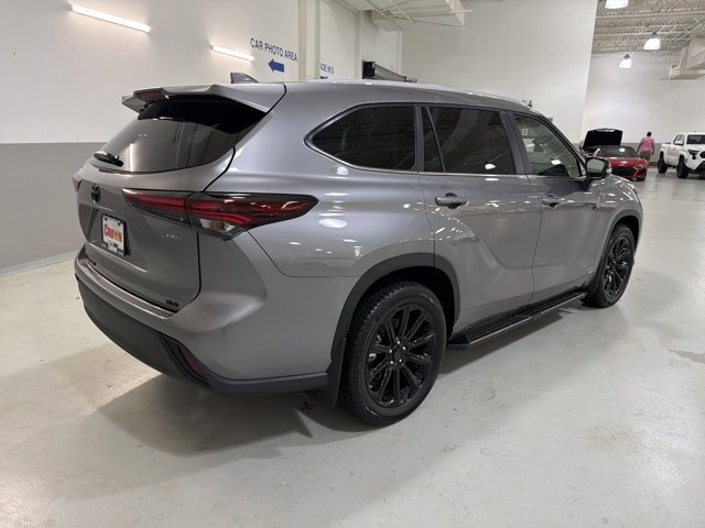 Used 2026 Toyota Highlander XLE AWD/4WD image 9