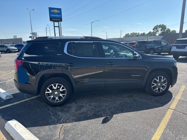 Used 2023 GMC Acadia SLT w/ LPO, Floor Liner Package image 8