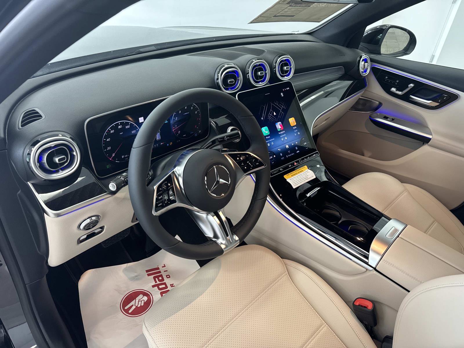 New 2026 Mercedes-Benz GLC 300 image 21