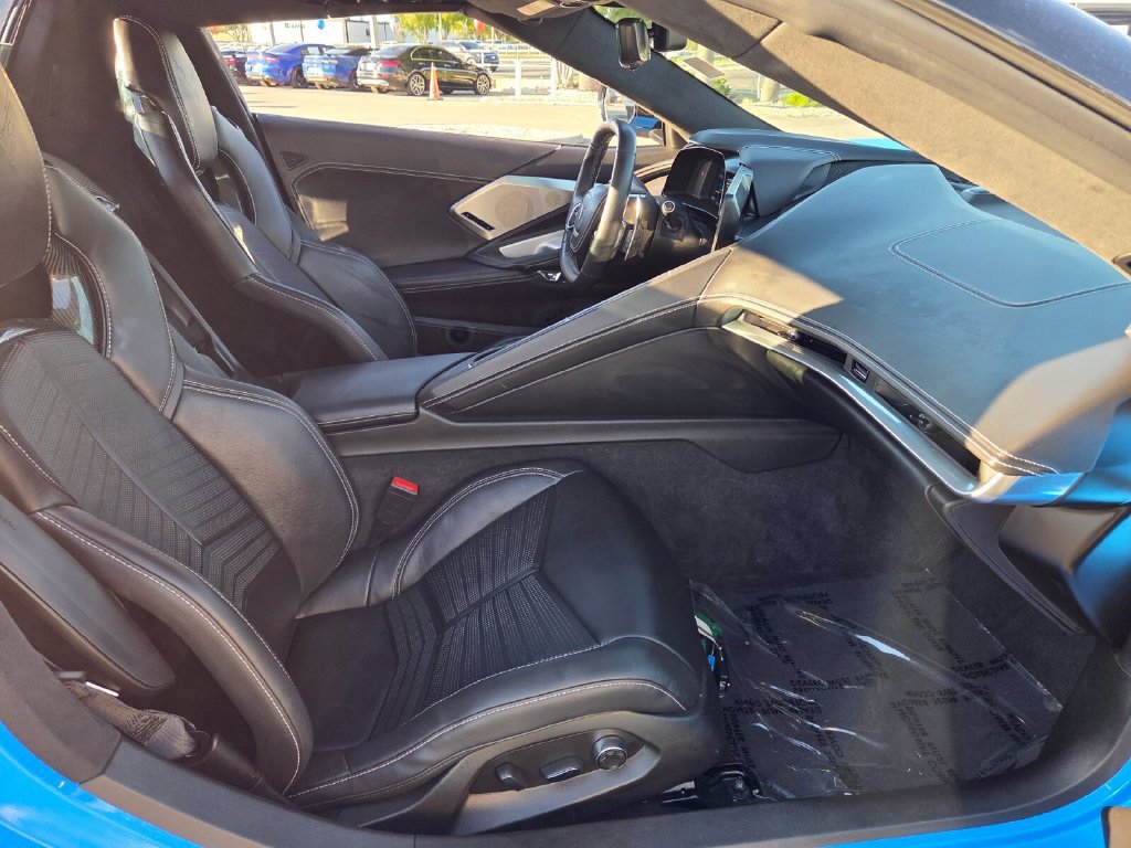 Used 2022 Chevrolet Corvette Stingray Premium Conv w/ Z51 Performance Package RWD image 11