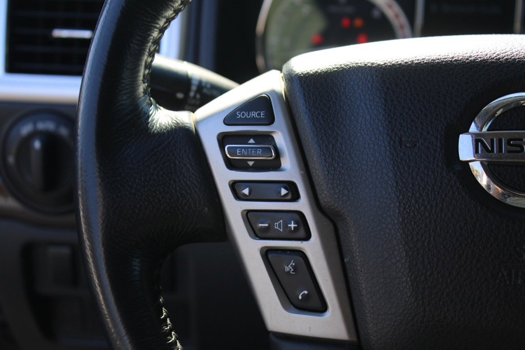 Used 2019 Nissan Titan SV w/ SV Convenience Package image 22