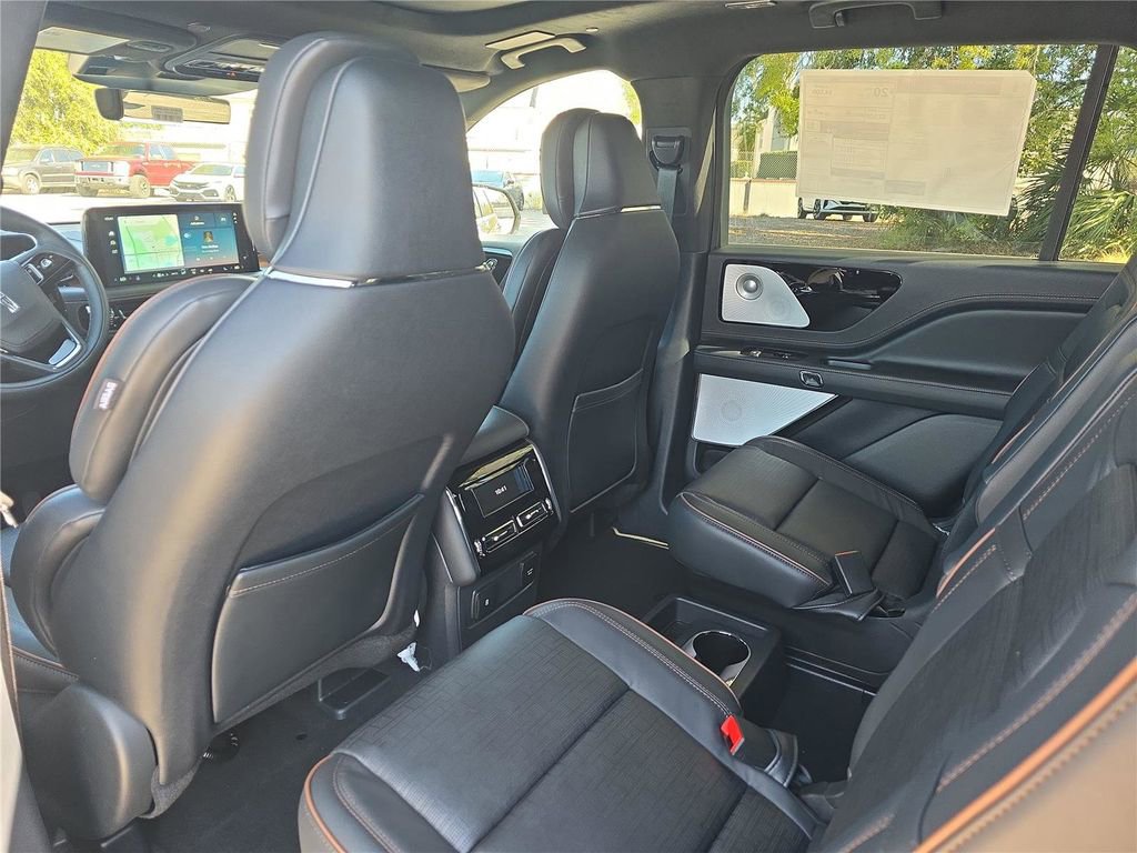 New 2026 Lincoln Aviator Black Label w/ Jet Appearance Package image 11