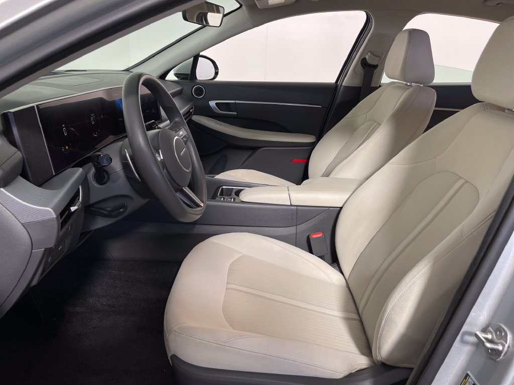 Certified 2025 Hyundai Sonata SEL FWD image 13