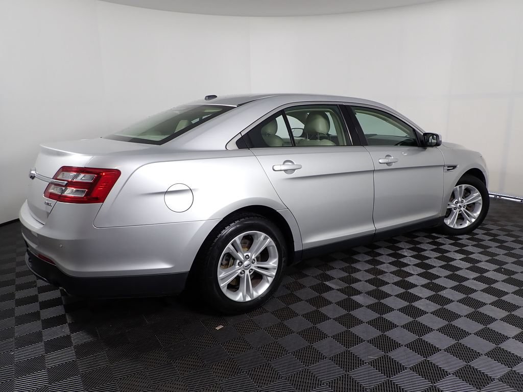 Used 2015 Ford Taurus SEL w/ Equipment Group 201A FWD image 17