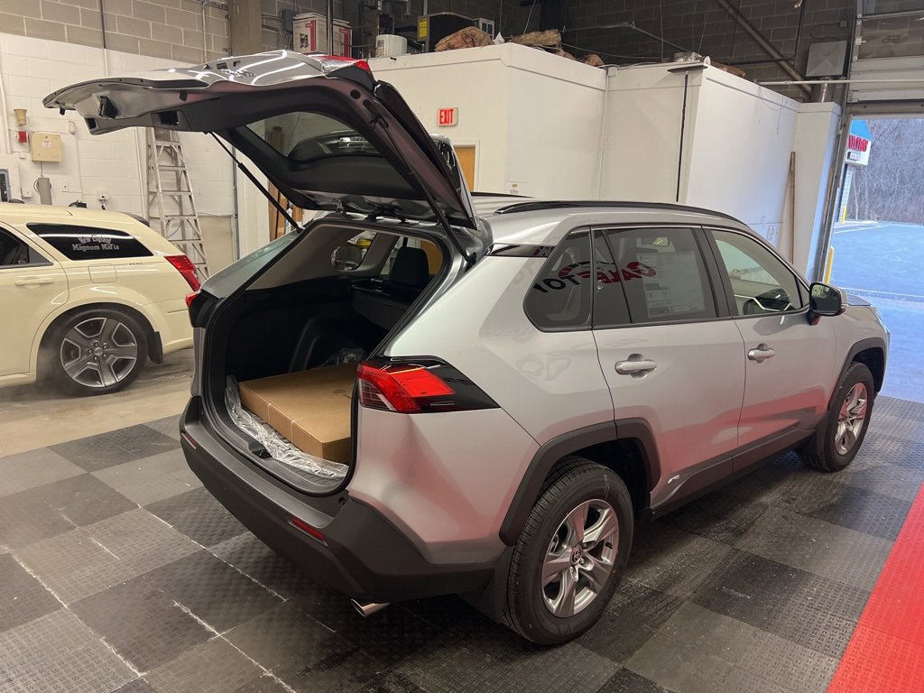 New 2025 Toyota RAV4 LE image 9